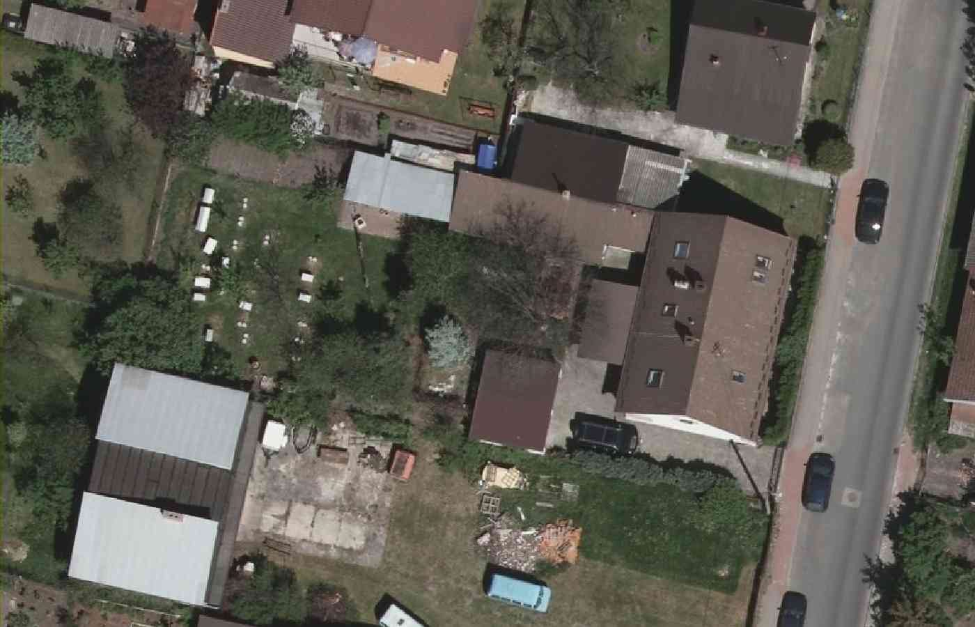 Farma V6M z lotu ptaka — widok satelitarny